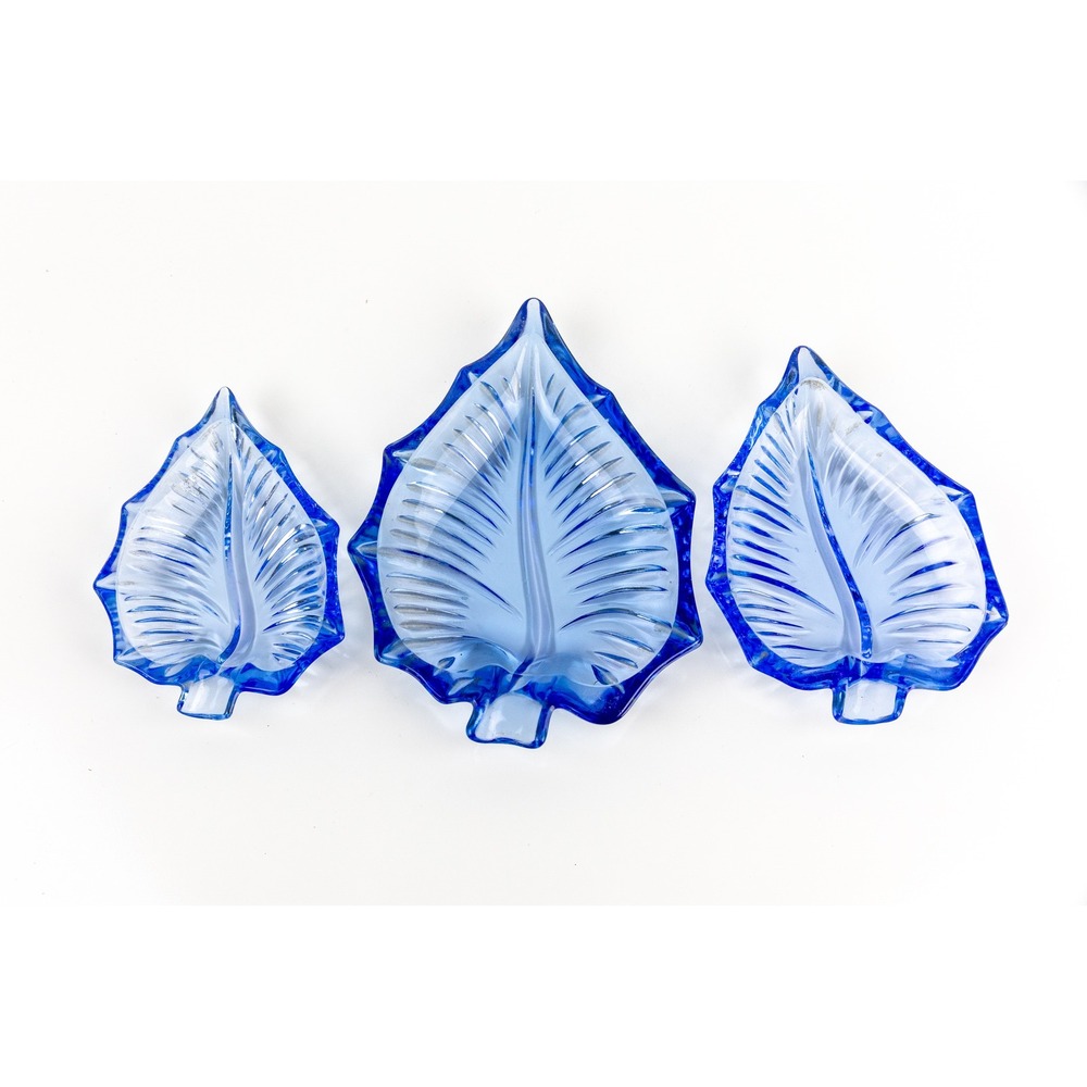 Vintage PeeDee Glass Nesting Leaf Trinket Dishes Set of 3 Cornflower Blue MCM